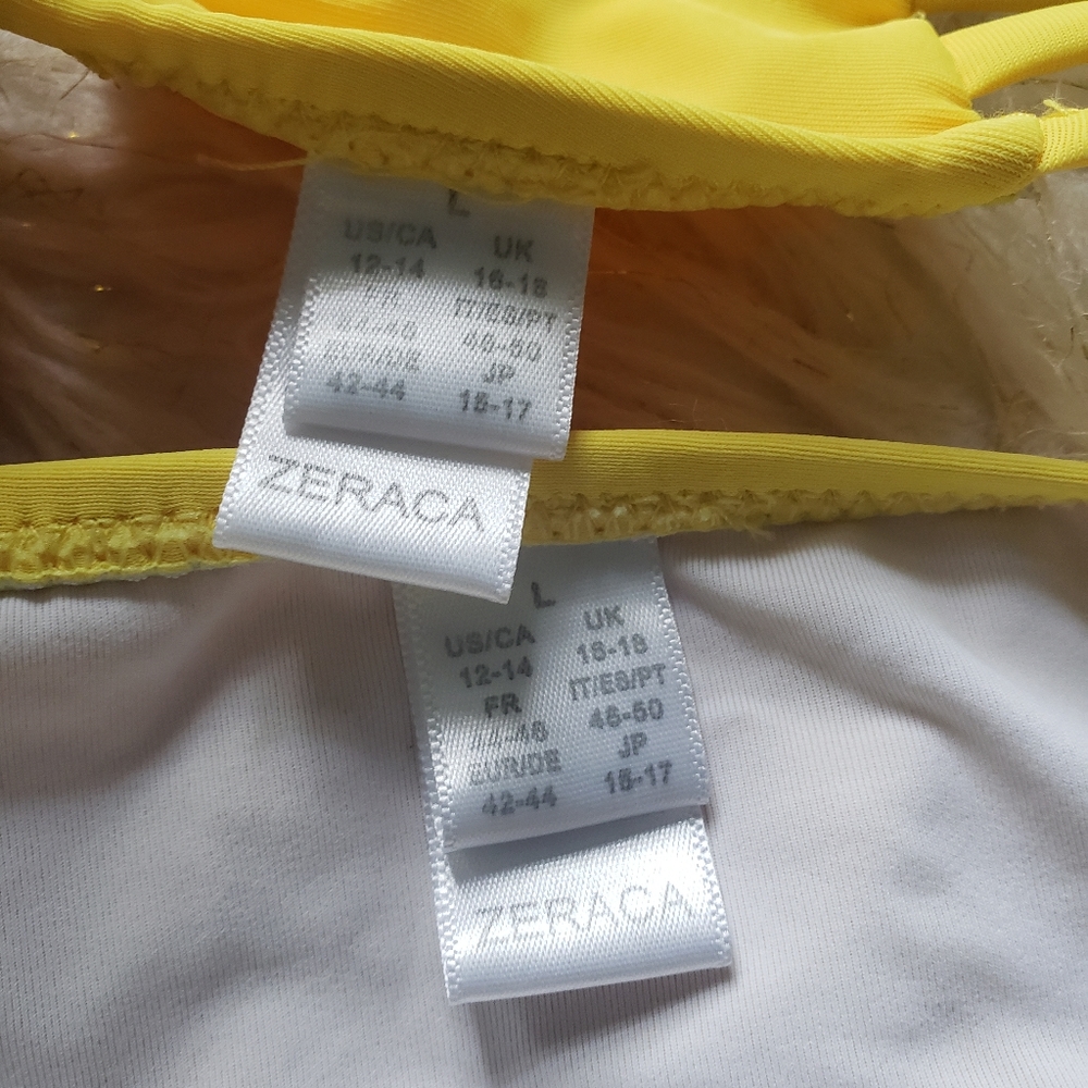 Yellow bikini - Picture 4 of 4